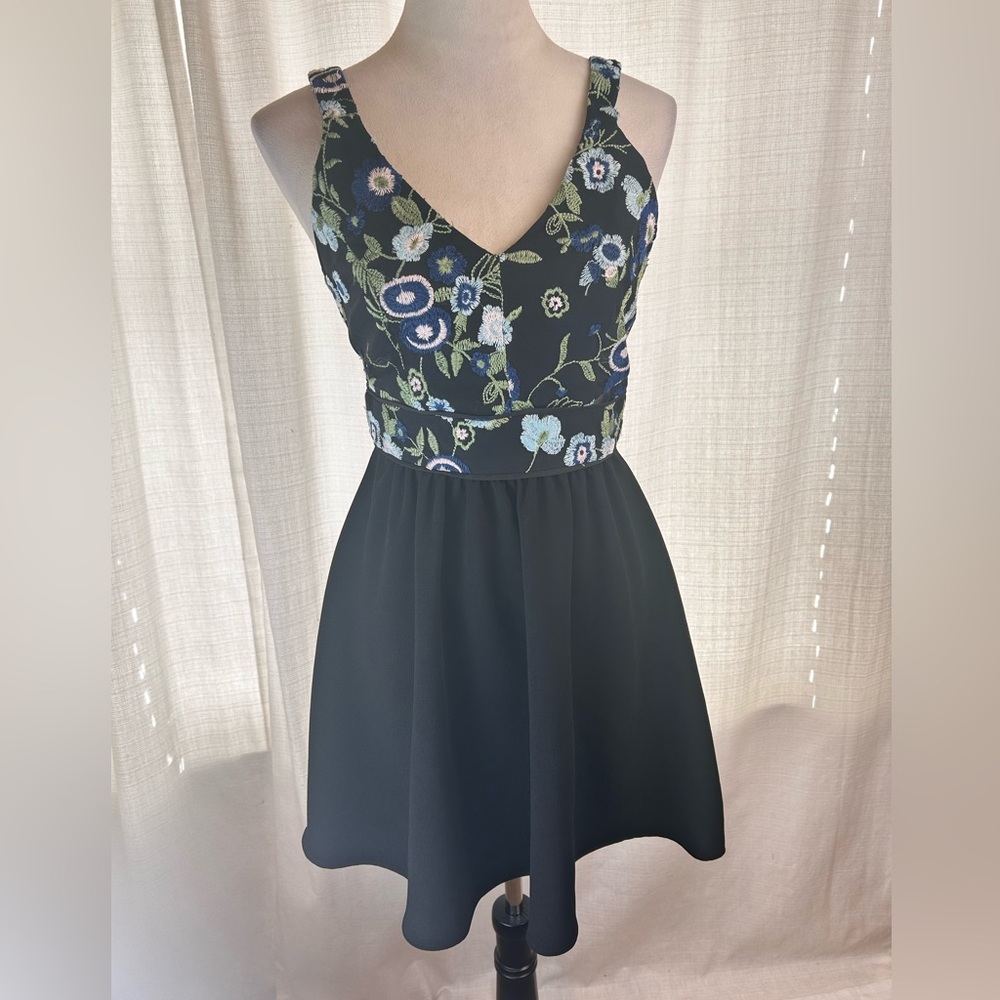 BCBGeneration Black Mini Dress with Blue & Green Floral Embroidery Preppy Size 4